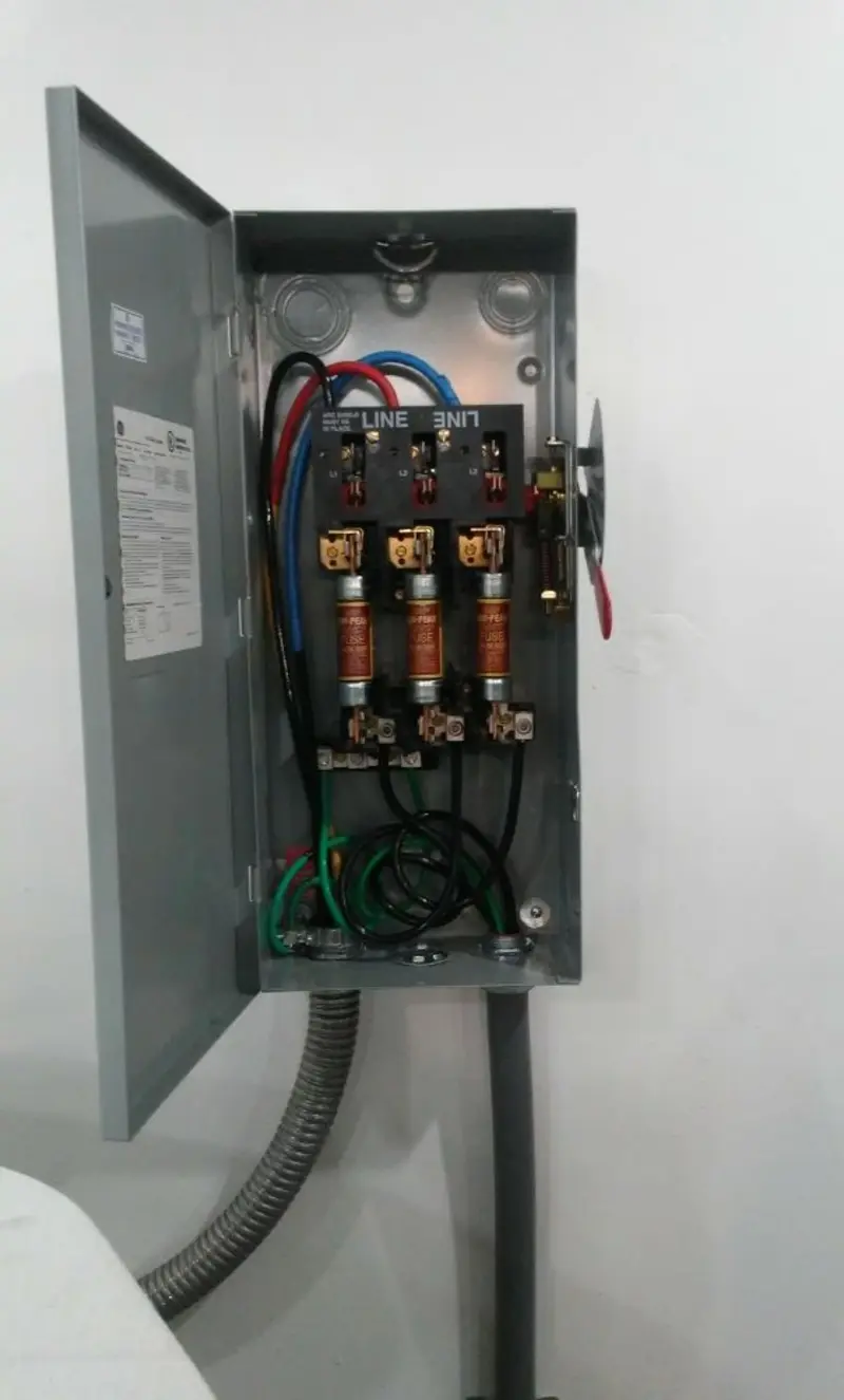 Three-phase disconnect switch installed for Smoke Detector Installation in Tequesta
